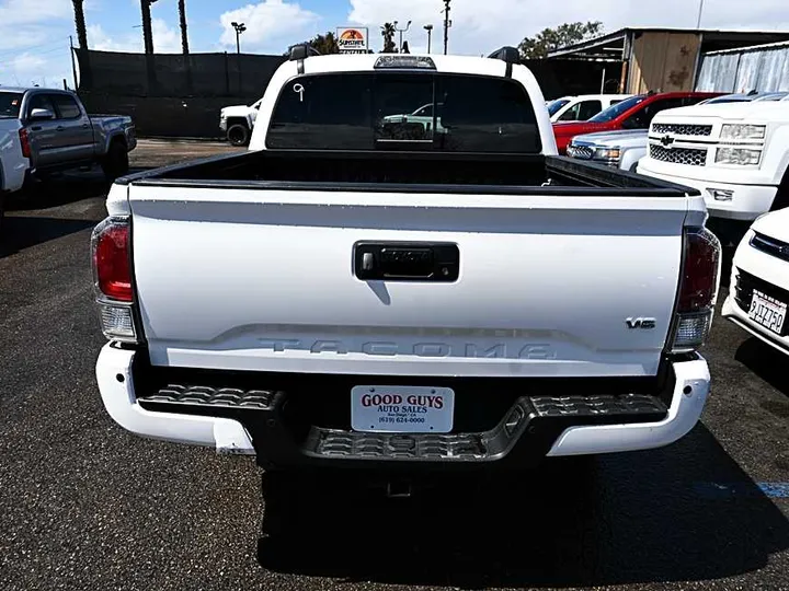 WHITE, 2020 TOYOTA TACOMA DOUBLE CAB Image 6