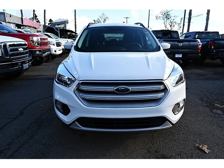 WHITE, 2018 FORD ESCAPE Image 2