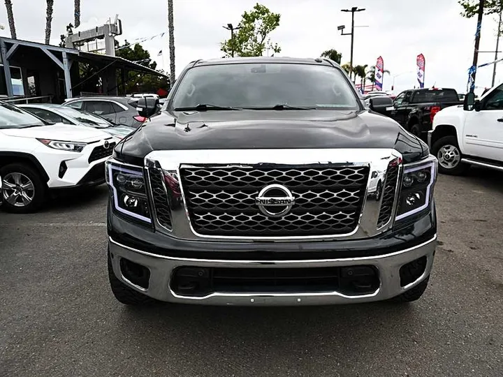 BLACK, 2018 NISSAN TITAN CREW CAB Image 2