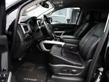 BLACK, 2018 NISSAN TITAN CREW CAB Thumnail Image 16