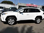 WHITE, 2020 TOYOTA RAV4 Thumnail Image 4