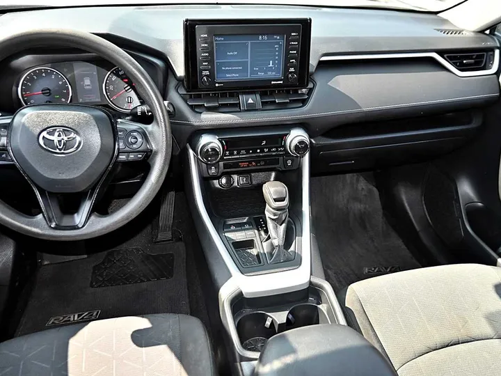 WHITE, 2020 TOYOTA RAV4 Image 11