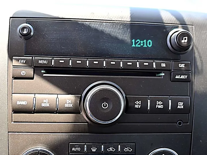 WHITE, 2014 CHEVROLET SILVERADO 2500 HD CREW CAB Image 22