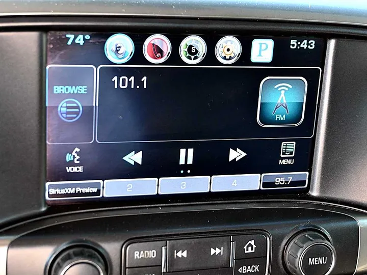 BLACK, 2016 CHEVROLET SILVERADO 2500 HD CREW CAB Image 22