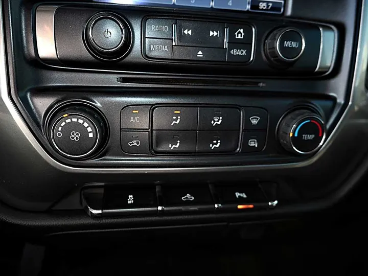 BLACK, 2016 CHEVROLET SILVERADO 2500 HD CREW CAB Image 23