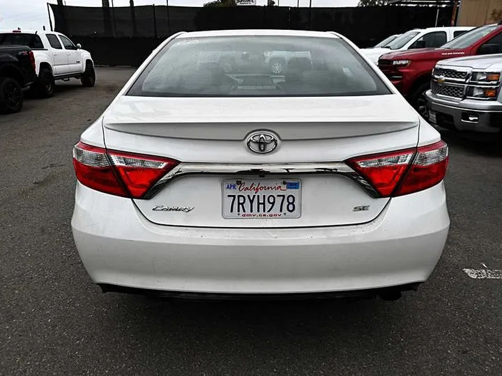 WHITE, 2016 TOYOTA CAMRY Image 5