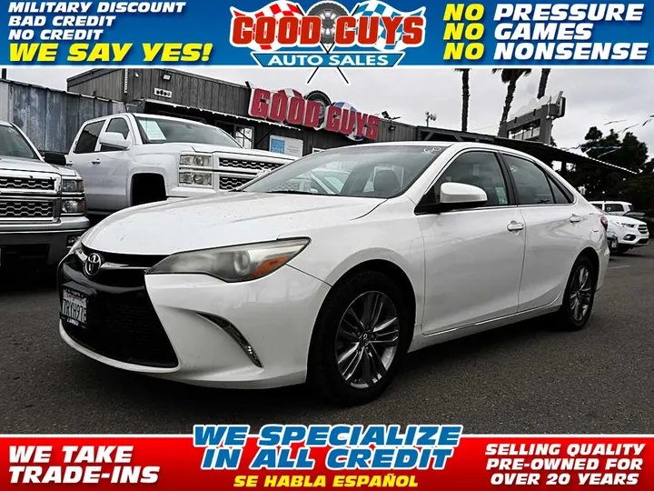 WHITE, 2016 TOYOTA CAMRY Image 1