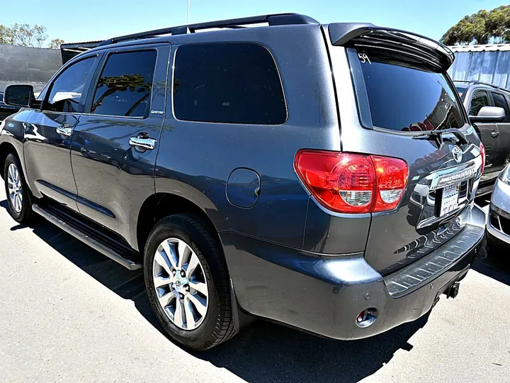 GREY, 2011 TOYOTA SEQUOIA Image 5