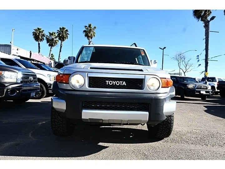 SILVER, 2008 TOYOTA FJ CRUISER Image 2