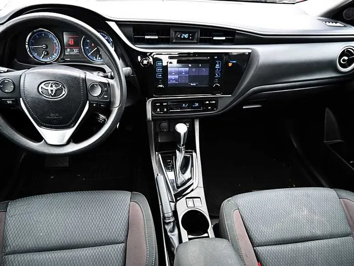 SILVER, 2019 TOYOTA COROLLA Image 7