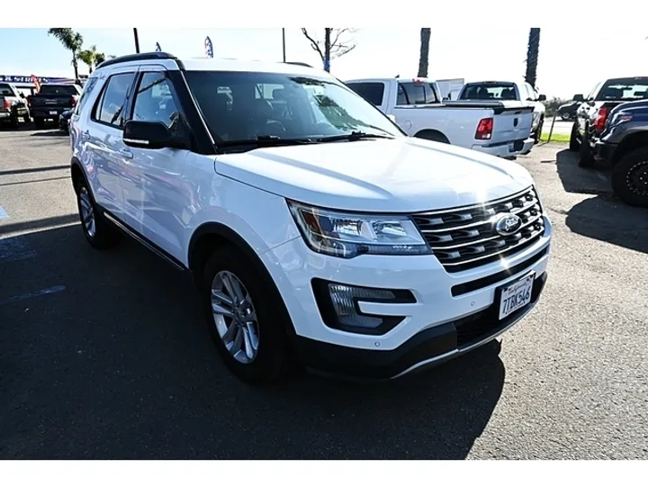 WHITE, 2016 FORD EXPLORER Image 3