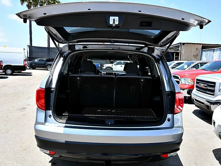 GREY, 2017 HONDA PILOT Image 8