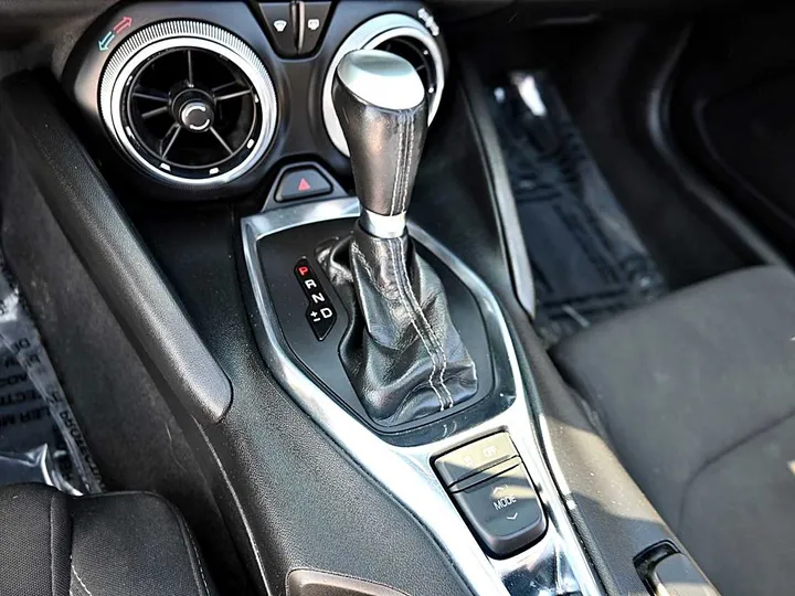WHITE, 2020 CHEVROLET CAMARO Image 21