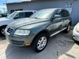 GREY, 2004 VOLKSWAGEN TOUAREG Thumnail Image 1