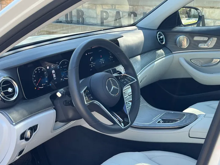 WHITE, 2022 MERCEDES-BENZ E-CLASS Image 24