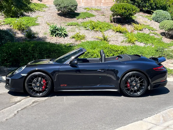 BLACK, 2018 PORSCHE 911 Image 5