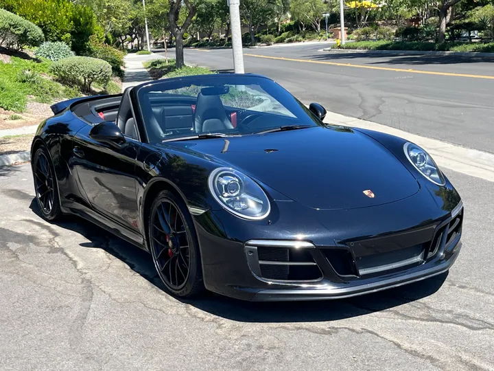 BLACK, 2018 PORSCHE 911 Image 11