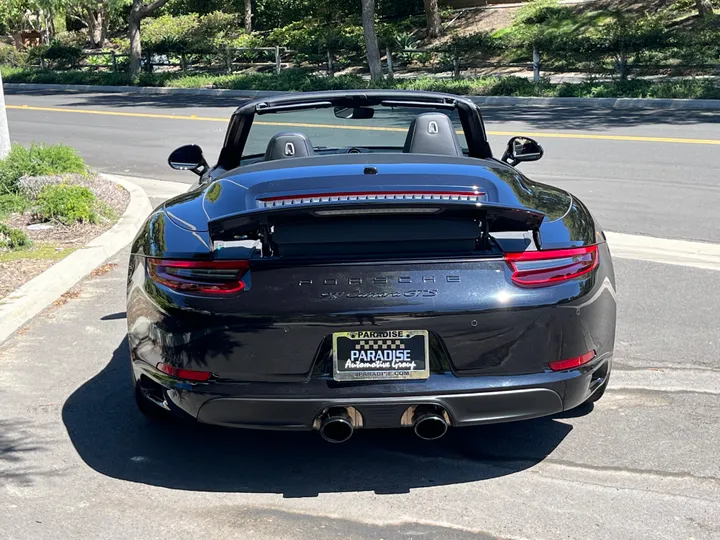 BLACK, 2018 PORSCHE 911 Image 7