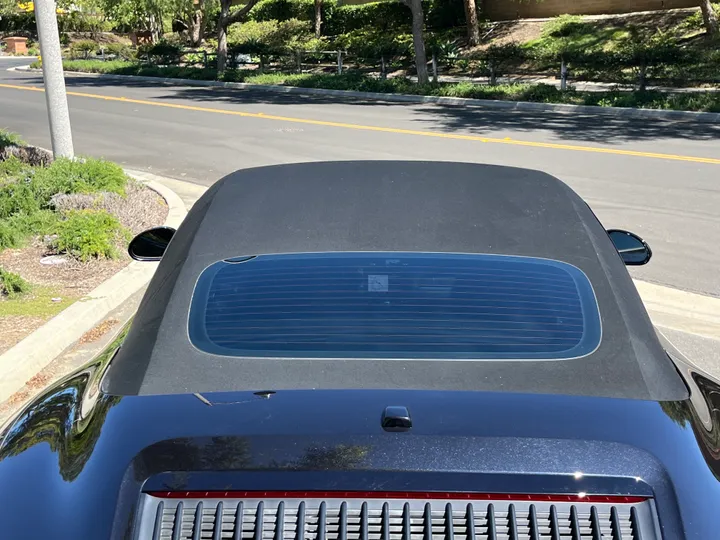 BLACK, 2018 PORSCHE 911 Image 14