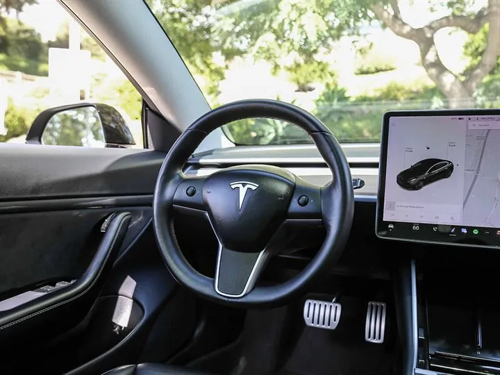 2020 TESLA MODEL 3 Image 17