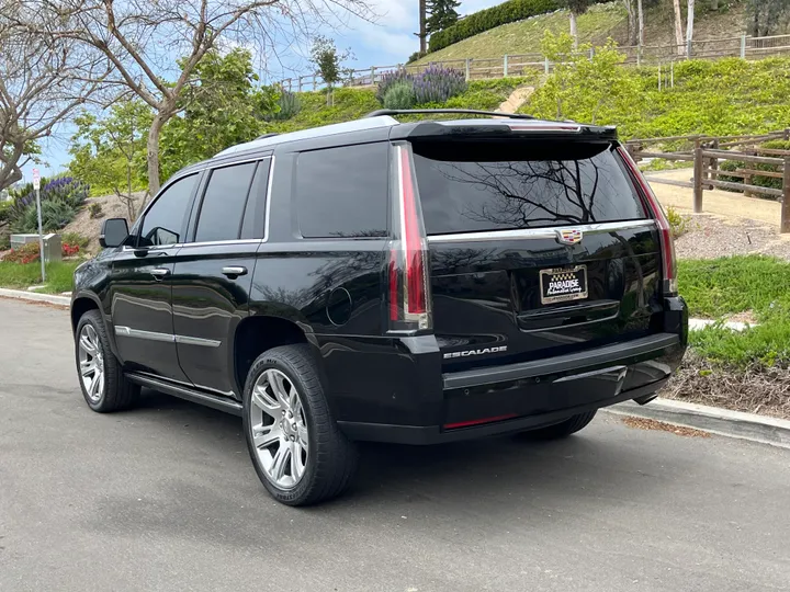 BLACK, 2018 CADILLAC ESCALADE Image 5