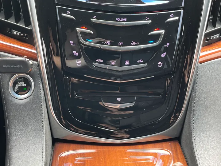 BLACK, 2018 CADILLAC ESCALADE Image 31