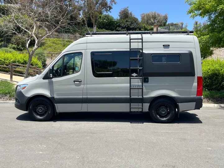 GRAY, 2022 MERCEDES-BENZ SPRINTER Image 4