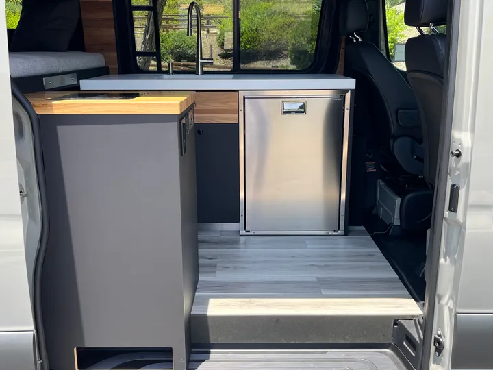 GRAY, 2022 MERCEDES-BENZ SPRINTER Image 35