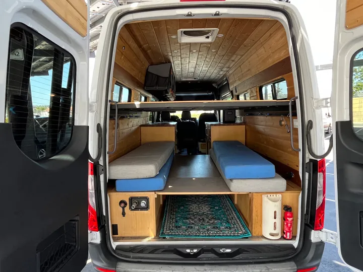 WHITE, 2019 MERCEDES-BENZ SPRINTER Image 16