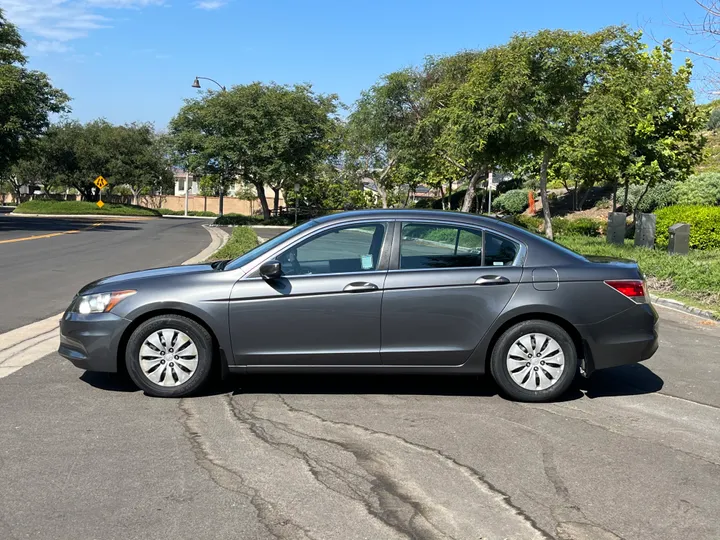 GRAY, 2012 HONDA ACCORD Image 4