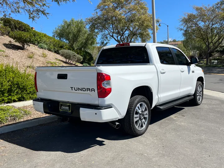 WHITE, 2017 TOYOTA TUNDRA Image 6