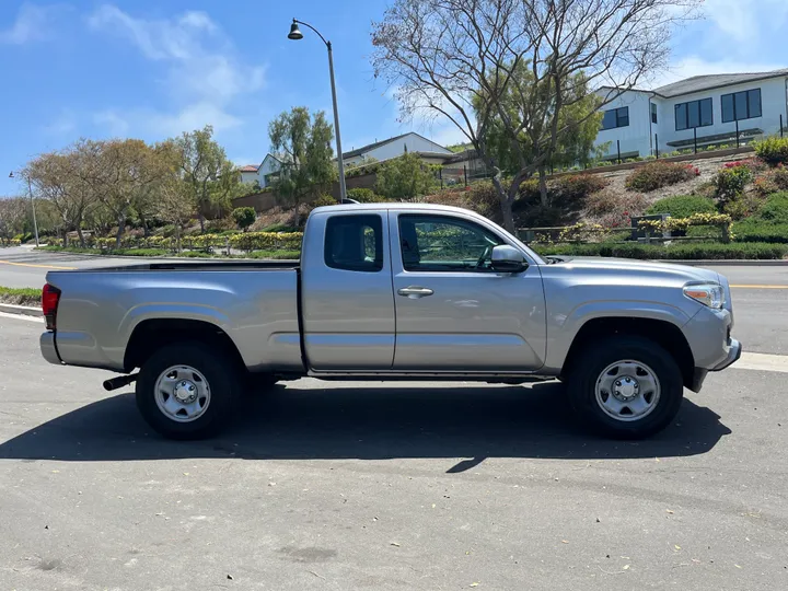 SILVER, 2018 TOYOTA TACOMA Image 9