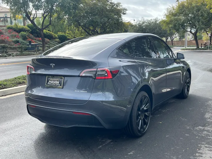 GRAY, 2021 TESLA MODEL Y Image 7