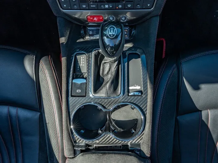 RED, 2017 MASERATI GRANTURISMO Image 29