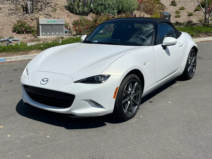 WHITE, 2016 MAZDA MX-5 MIATA Image 5