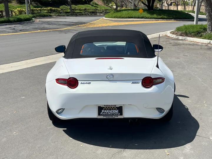 WHITE, 2016 MAZDA MX-5 MIATA Image 11