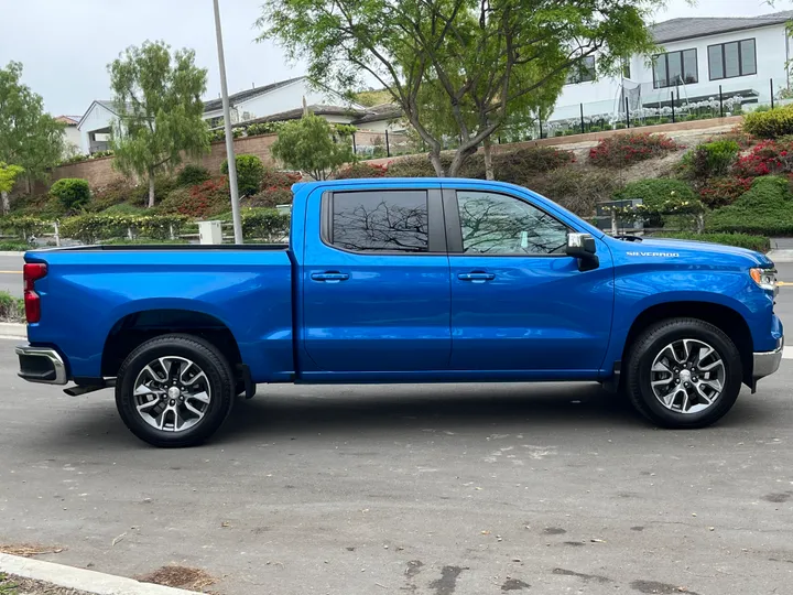 BLUE, 2022 CHEVROLET SILVERADO 1500 Image 9