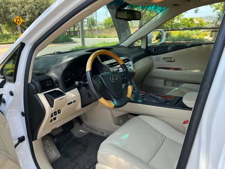 WHITE, 2012 LEXUS RX 350 Image 30