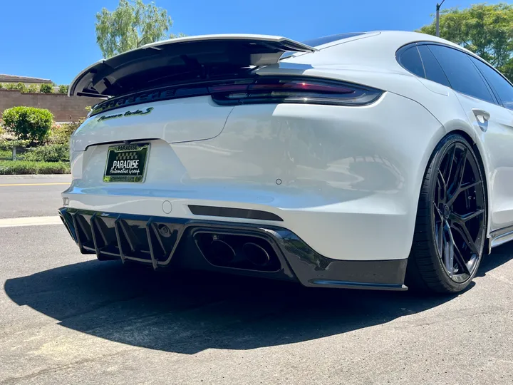 WHITE, 2018 PORSCHE PANAMERA Image 9