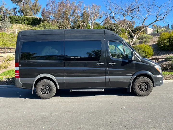 BLACK, 2015 MERCEDES-BENZ SPRINTER Image 8