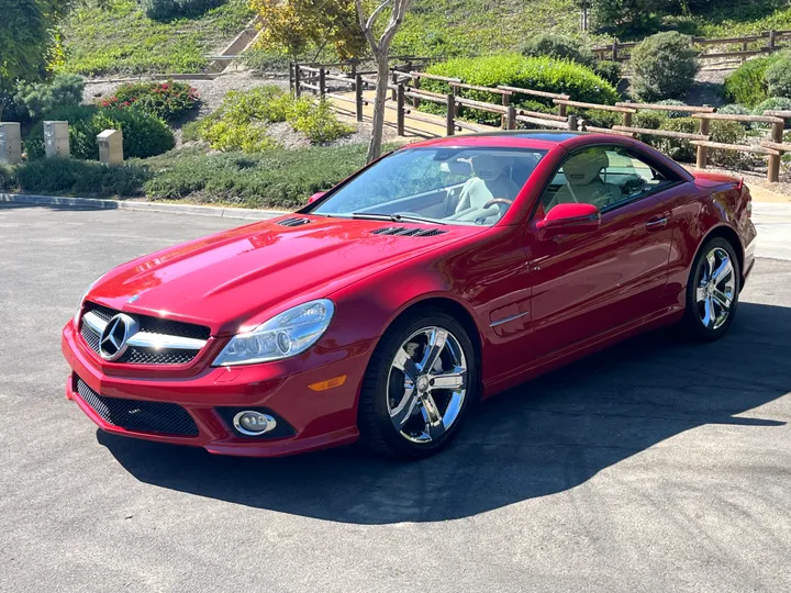 RED, 2009 MERCEDES-BENZ SL-CLASS Image 4