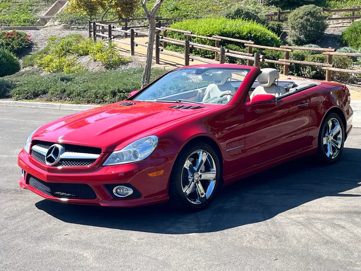 RED, 2009 MERCEDES-BENZ SL-CLASS Image 3