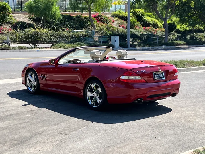 RED, 2009 MERCEDES-BENZ SL-CLASS Image 6