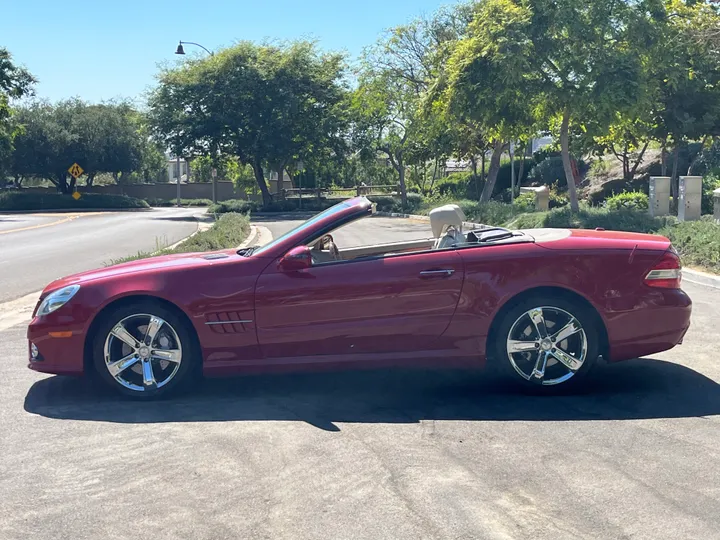 RED, 2009 MERCEDES-BENZ SL-CLASS Image 5