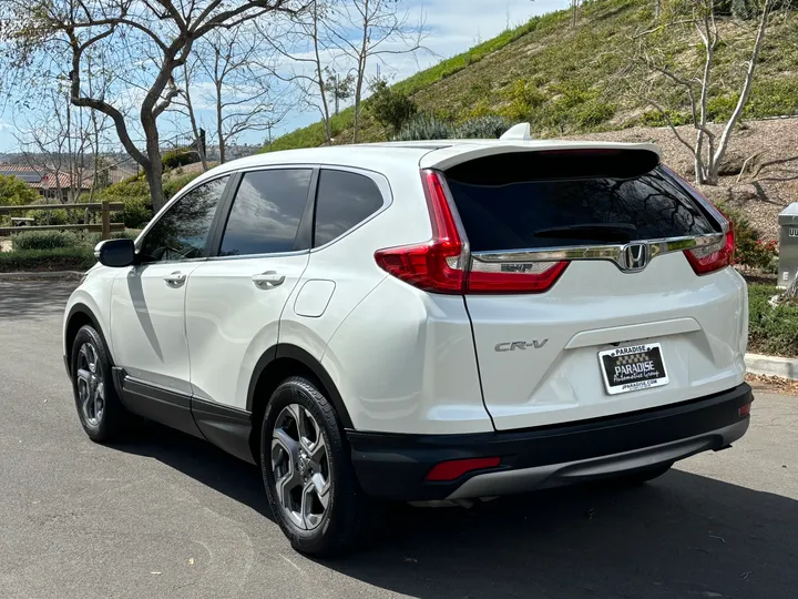 WHITE, 2018 HONDA CR-V Image 4