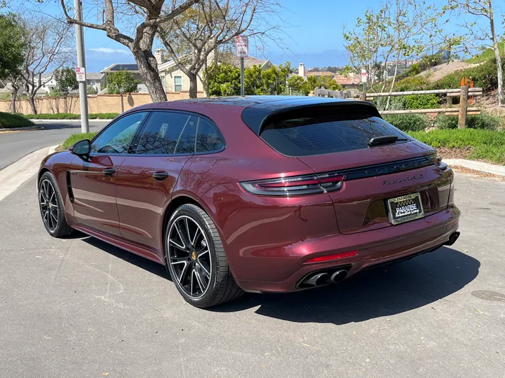 MAROON, 2018 PORSCHE PANAMERA Image 5