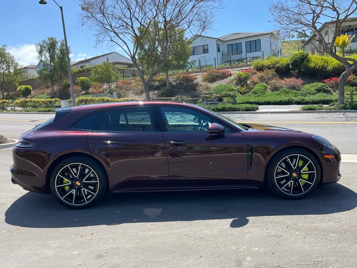 MAROON, 2018 PORSCHE PANAMERA Image 8