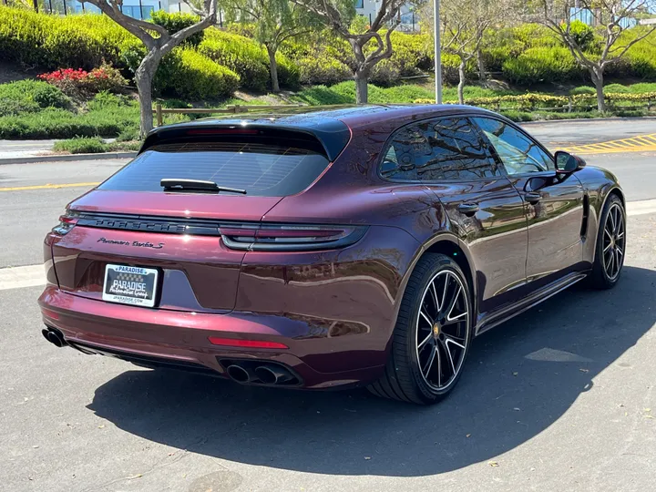 MAROON, 2018 PORSCHE PANAMERA Image 7