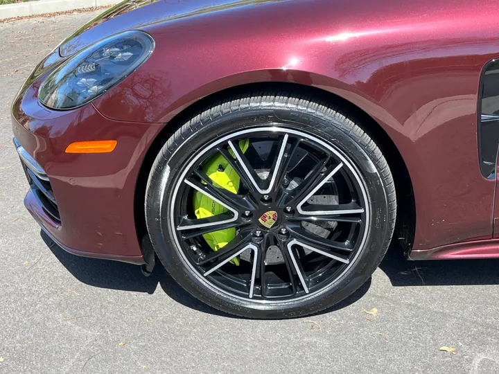 MAROON, 2018 PORSCHE PANAMERA Image 11