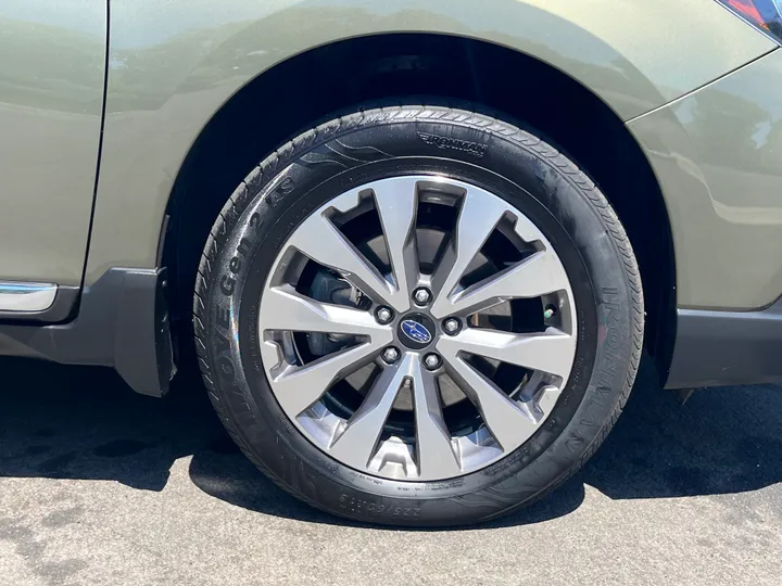 GREEN, 2019 SUBARU OUTBACK Image 7